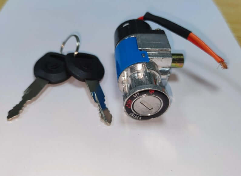 Battery Lock (Two Keys Included)